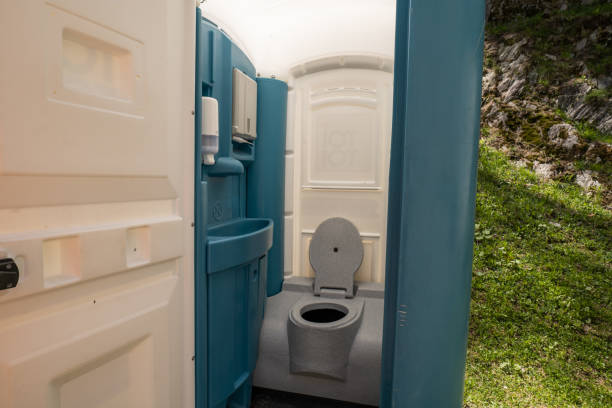 Best Porta potty delivery and setup  in Morrisville, VT